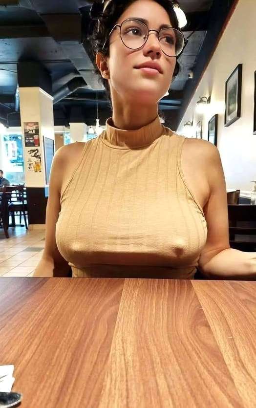 This image has an empty alt attribute; its file name is Dont-look-if4466-3.jpg